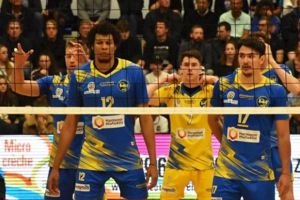 意甲女排新赛季米兰对斯坎迪奇 埃格努与安特罗波娃对决分析